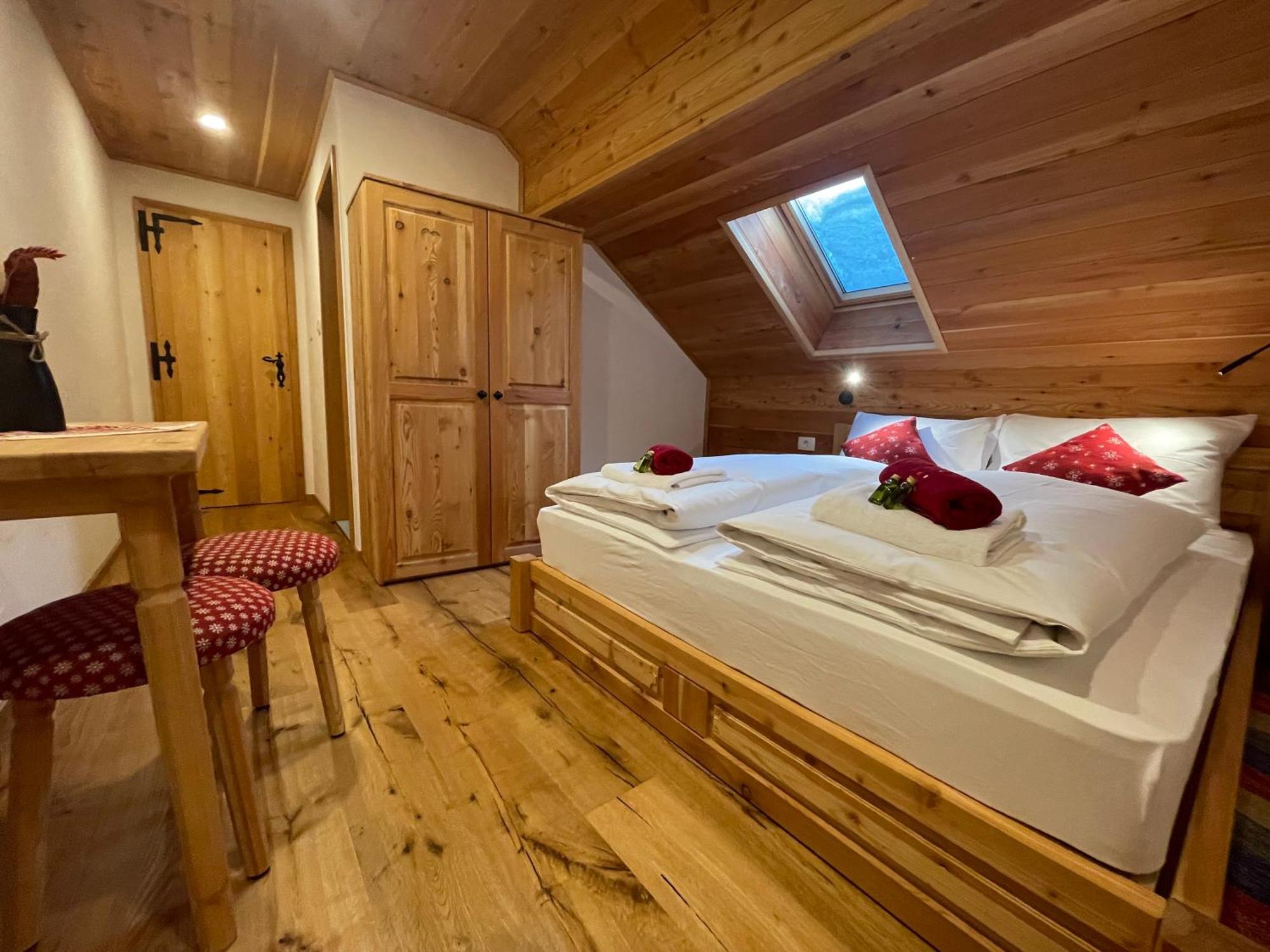 Hotel Surc Kranjska Gora Zimmer foto